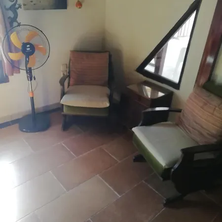 Apartment Houni House Agriovotano